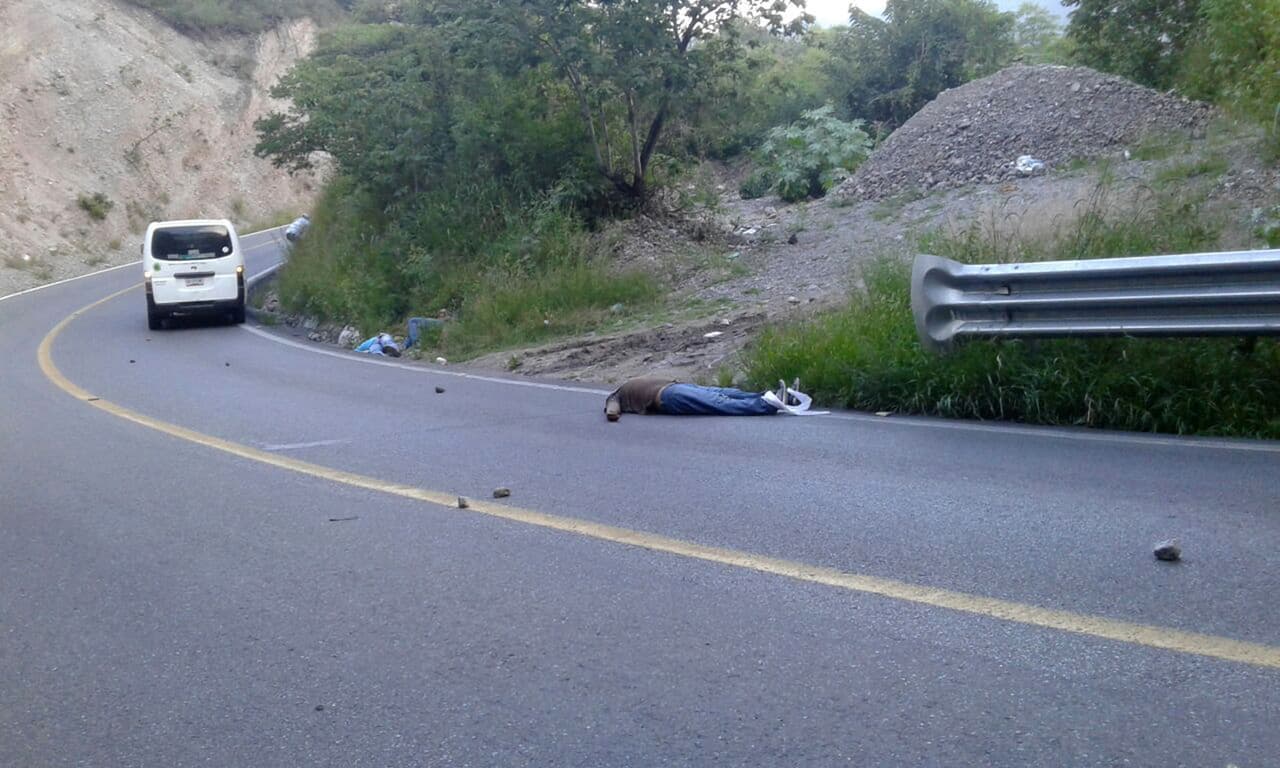 La carretera donde ocurrió el asalto y asesinatos.