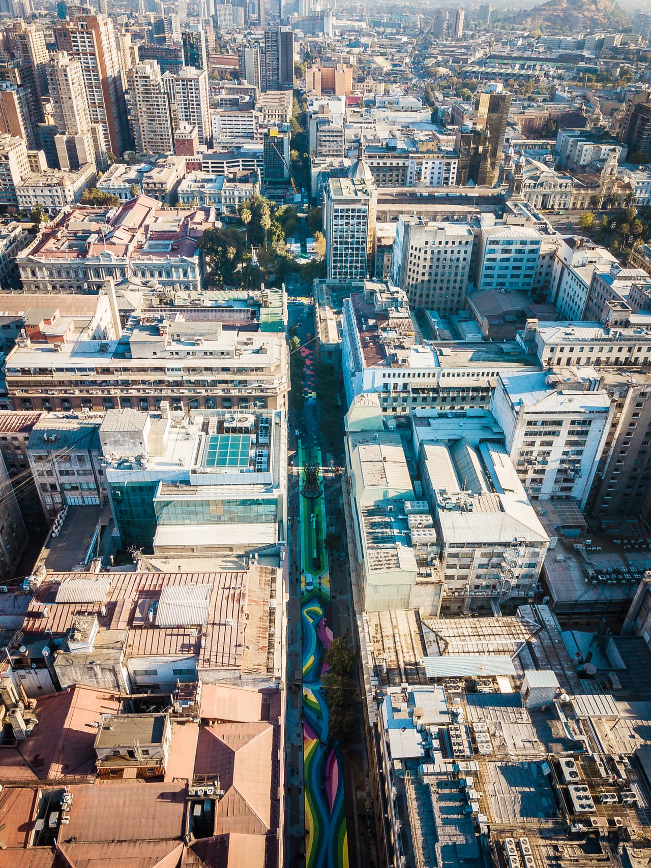 La intervención de Bandera va desde las calles Agustinas hasta Compañía, a solo pasos del Palacio de Gobierno y la Plaza de Armas de la capital chilena.