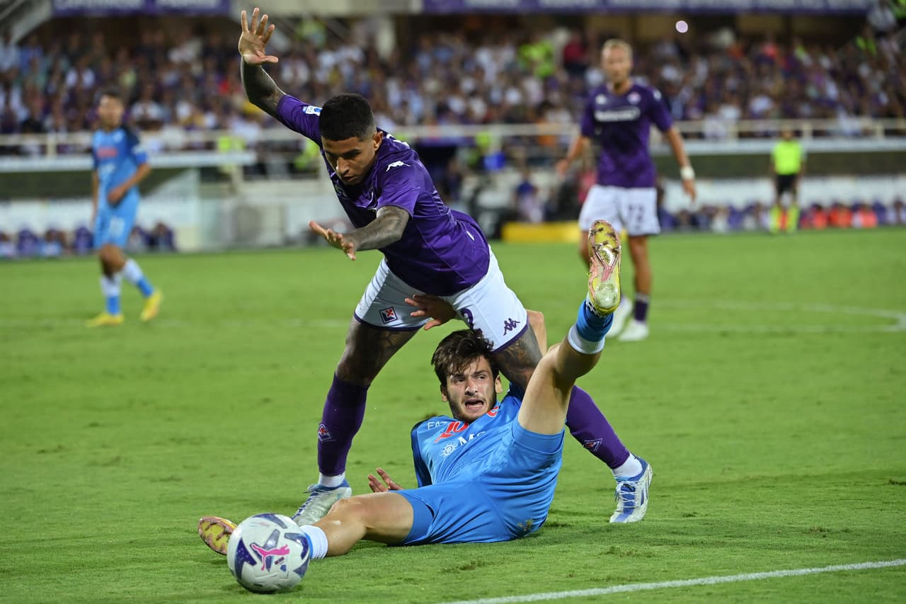En el cierre de la actividad dominical en Italia, el mexicano fue titular, casi da una asistencia de gol y falló la opción más clara en la visita a Florencia.