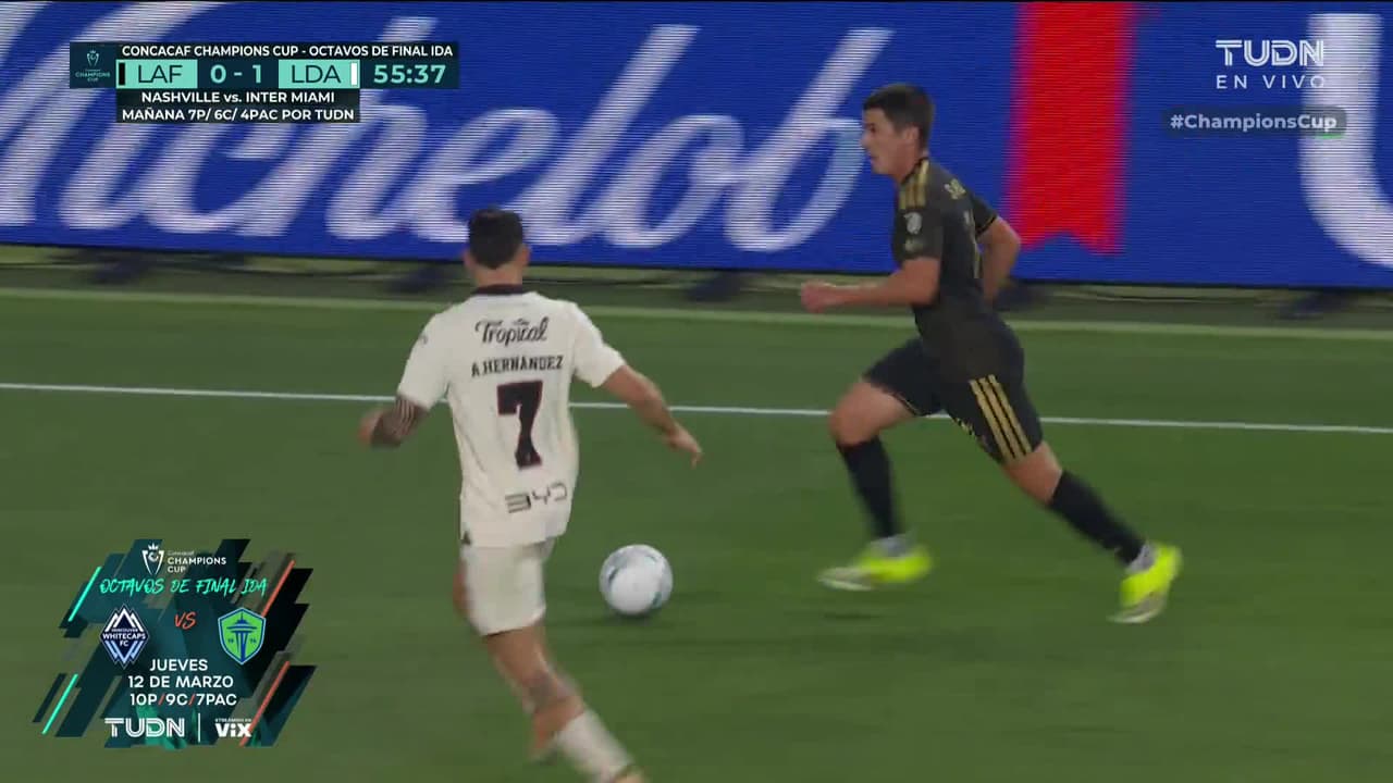 ¡GOL!  anota para LAFC. Denis Bouanga