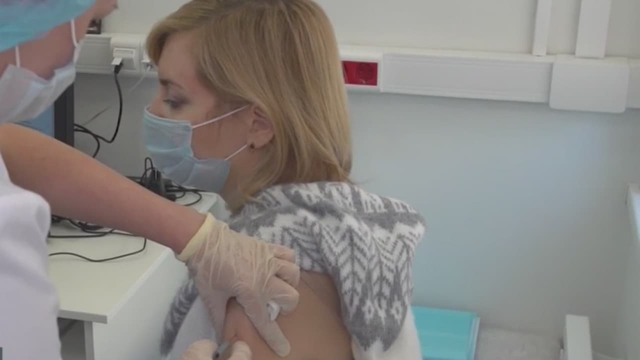 Mujeres embarazadas y en lactancia deben vacunarse contra el coronavirus, aseguran expertos