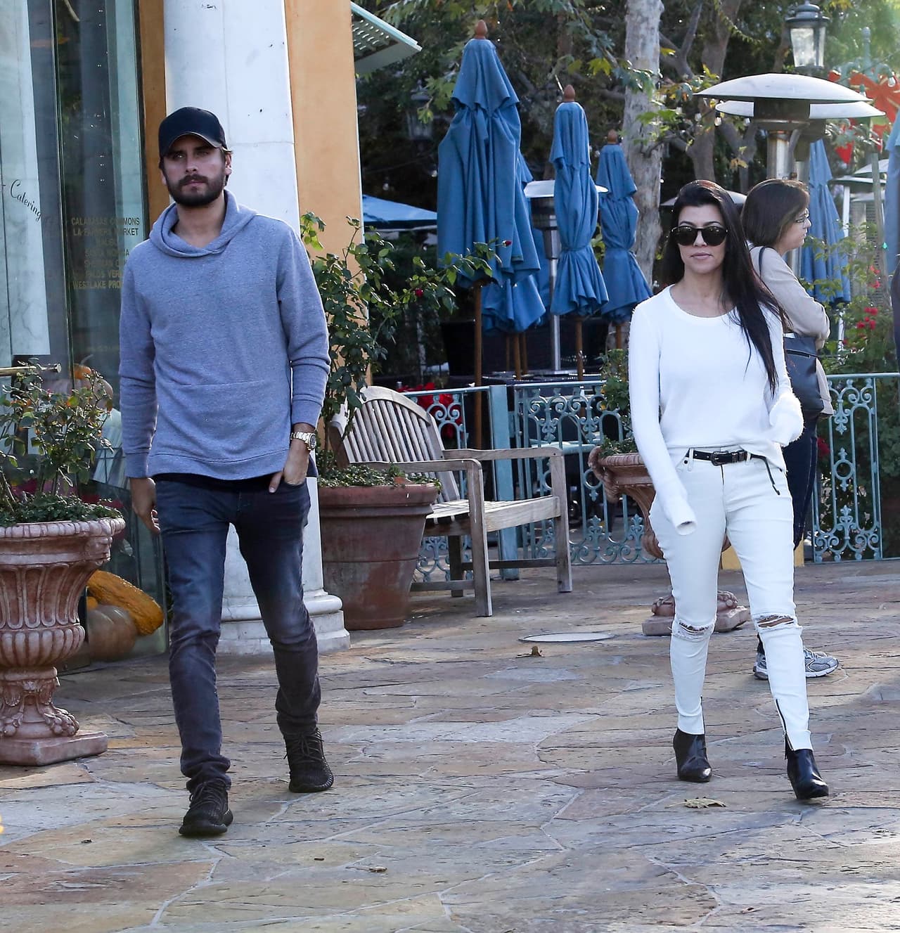 La parejita salió a tomar un café el miércoles.