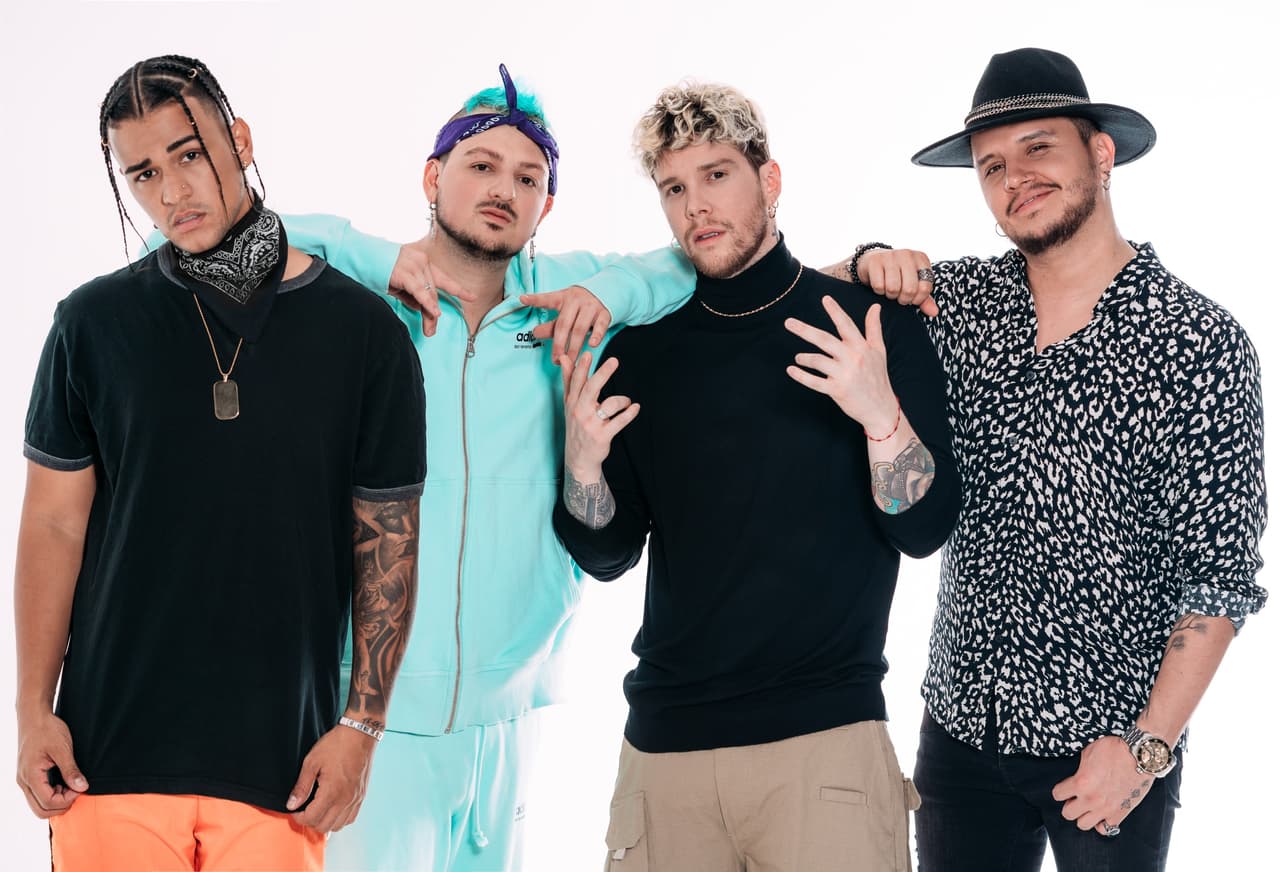 Piso 21 estrena nuevo integrante (Lorduy, primero a la izquierda) tras la salida de Llane, que busca perseguir una carrera en solitario, y se presenta en Premio Lo Nuestro donde el grupo está nominado en 3 categorías gracias a su tema 'La vida sin ti'.