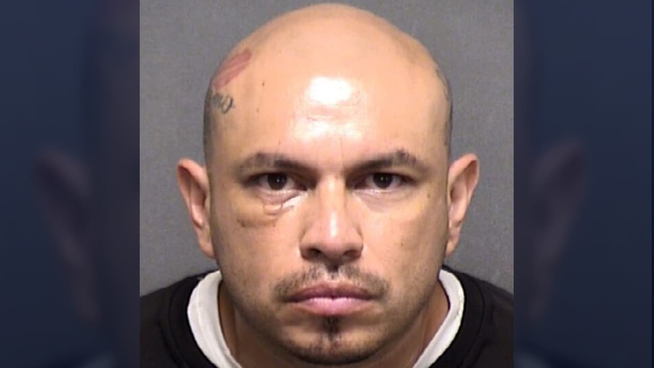 ¿Lo has visto? Buscan a sospechoso por golpear y lanzarle piedras a una mujer en el condado de Bexar 