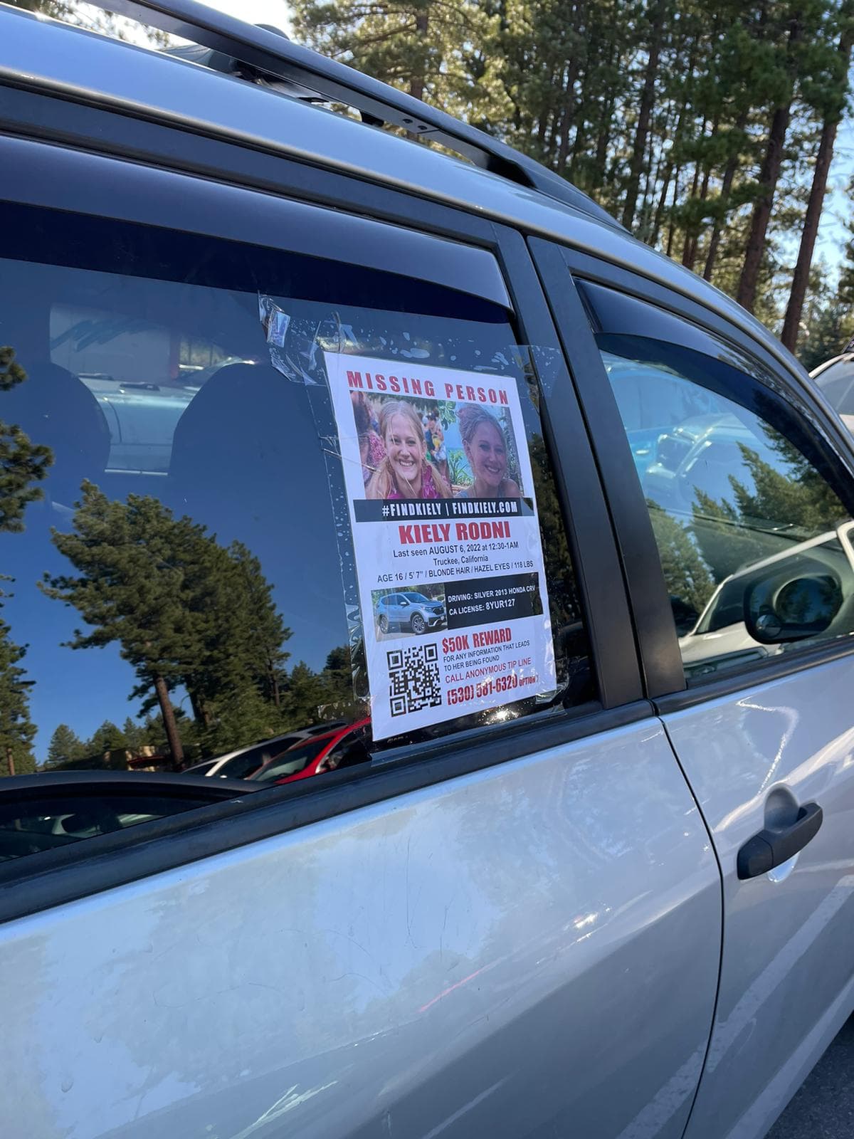 La madre de Kiely, Lindsey Rodni-Nieman, hace un llamado para que cualquier persona que tenga información ayude a localizar a su hija.