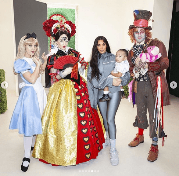 “Estoy aterrada.
<b> No esperaba que esto fuera a ocurrir</b>”, dijo Kim a su hermana mernor, 
<b><a href="https://www.univision.com/temas/kylie-jenner" target="_blank">Kylie Jenner,</a></b> en el primer episodio de esta temporada 16.