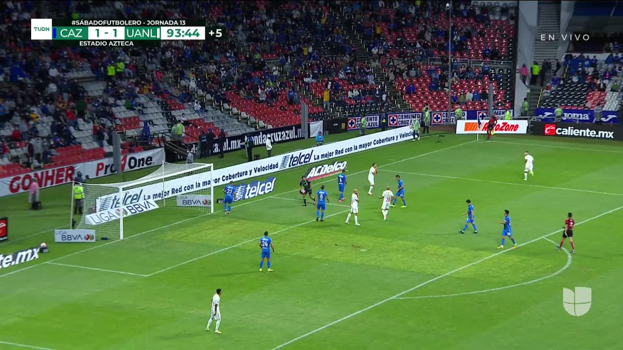 ¡TIRO ATAJADO! disparo por Jesús Dueñas.