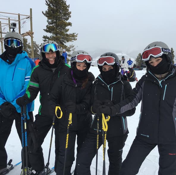 Johnny Lozada: "#losLozadaenlanieve #diversión #Vail #frio" (Diciembre 20, 2015)