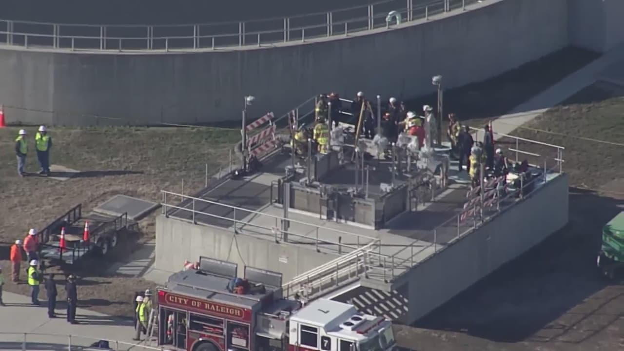 Trabajador de una planta resulta herido tras caer en pozo de 20 pies de profundidad