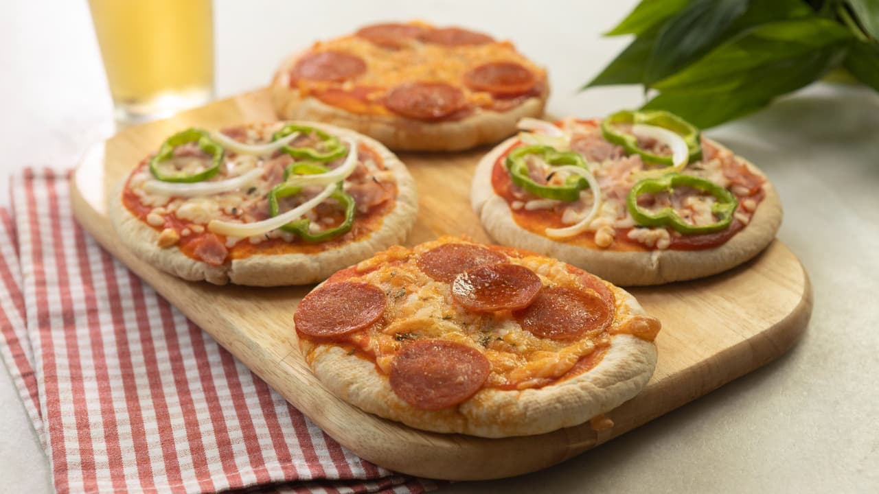 Mini pizzas de pan árabe en 15 minutos 