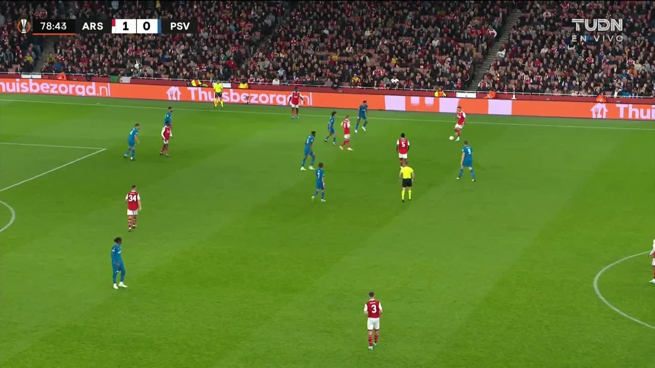 ¡TIRO ATAJADO! disparo por Gabriel Martinelli.