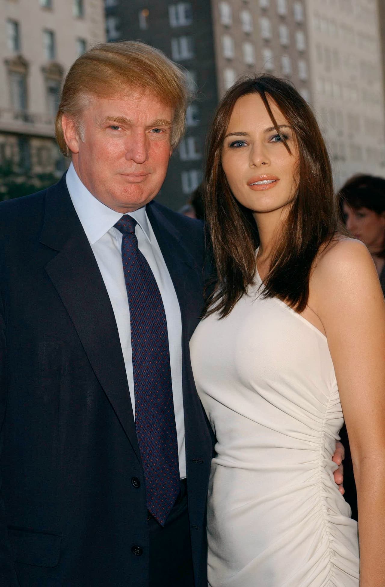 El ahora Presidente de EEUU y su esposa Melania Trump concibieron a su hijo Barron William Trump.