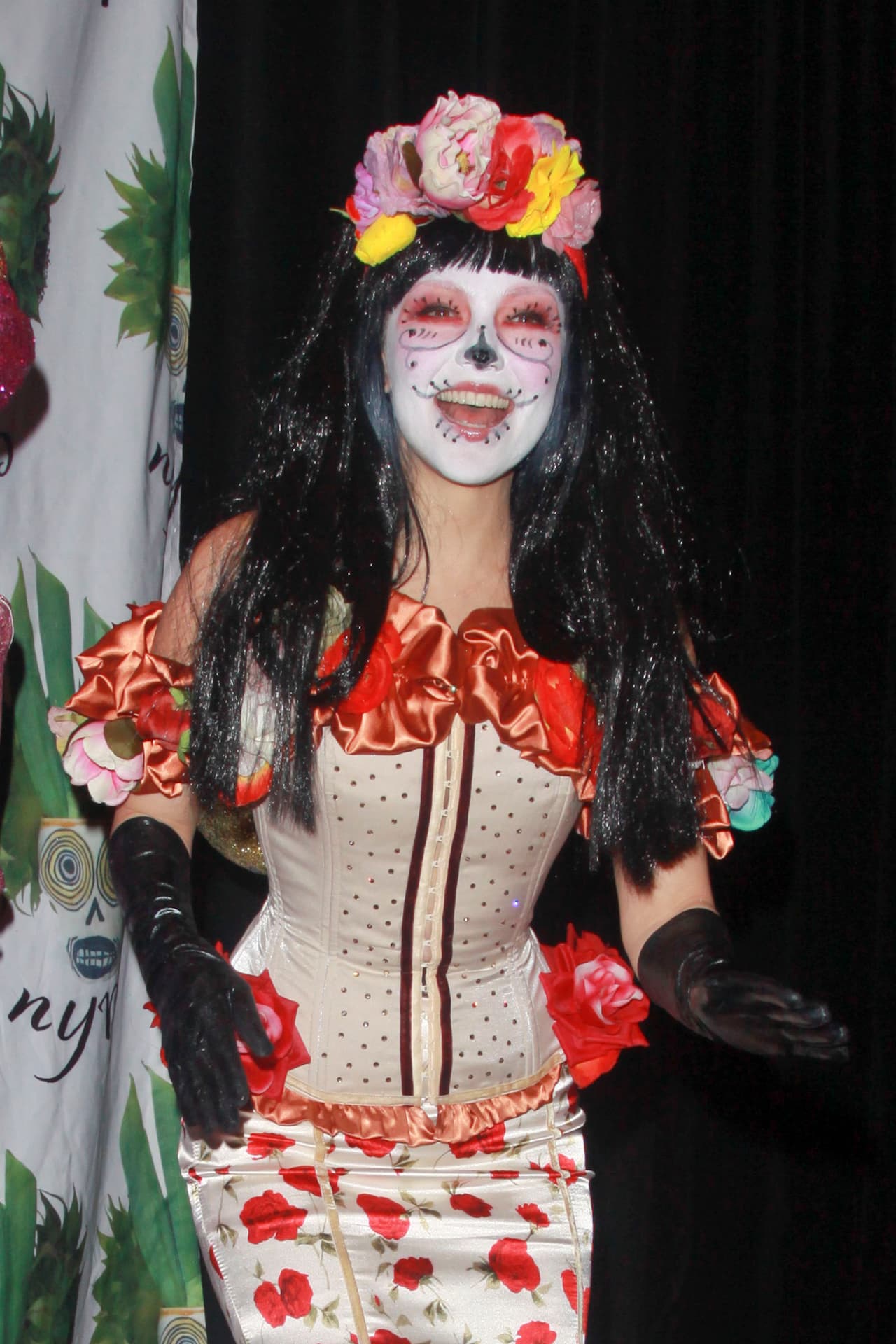 Fue captada muy sonriente en el Halloween de hace casi cinco años.