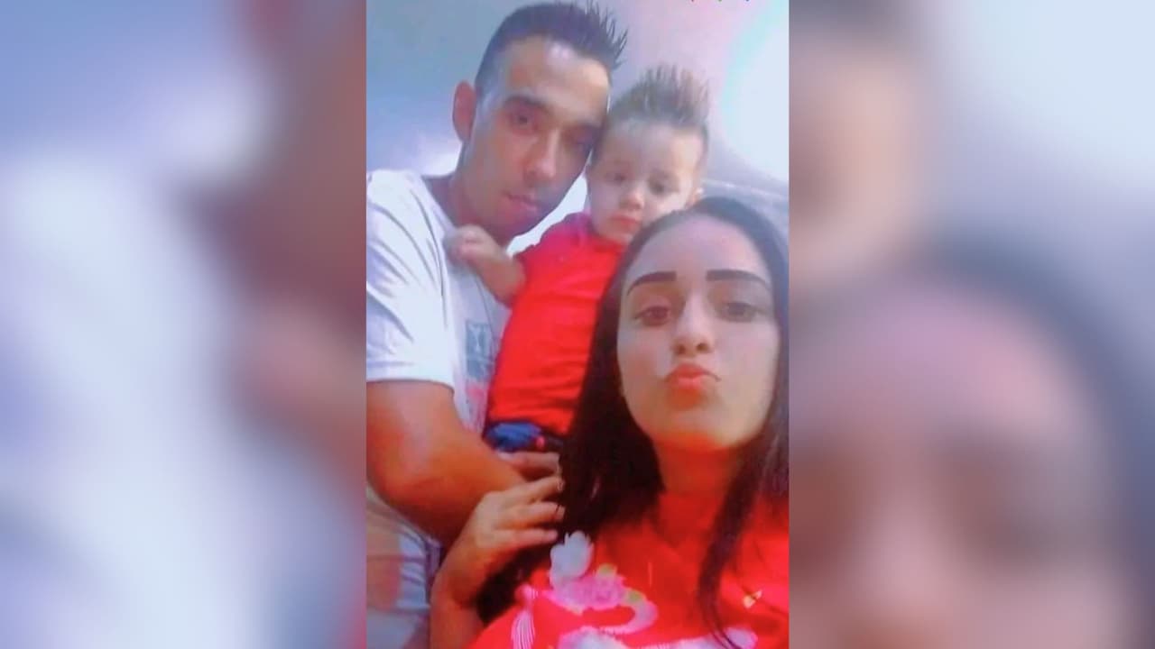 Javier Ramírez comparte una de las últimas fotografías que tiene junto a la madre de su hijo y al pequeño, quienes desaparecieron después de participar en una peligrosa travesía desde Venezuela hasta Estados Unidos.