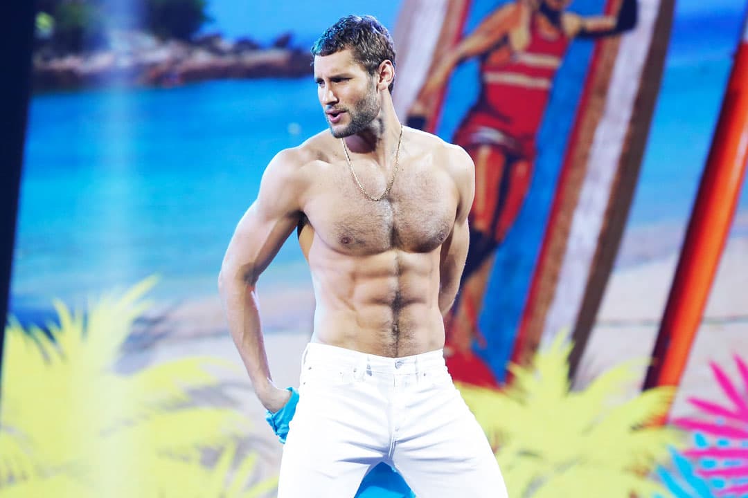 Johnny Lozada señaló que en el momento en el que se quitó la camisa durante su baile, dejó de prestarle atención.