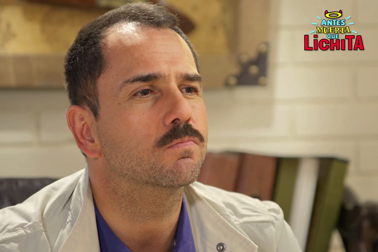 No te pierdas este lunes Antes muerta que Lichita y descubre qué importante secreto le revelará Roberto a Carmona.