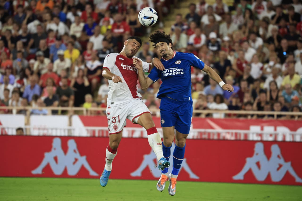 Mónaco alcanzó a empatar 1-1 en casa ante el PSV del mexicano Érick Gutiérrez, que cerrará la eliminatoria en casa.