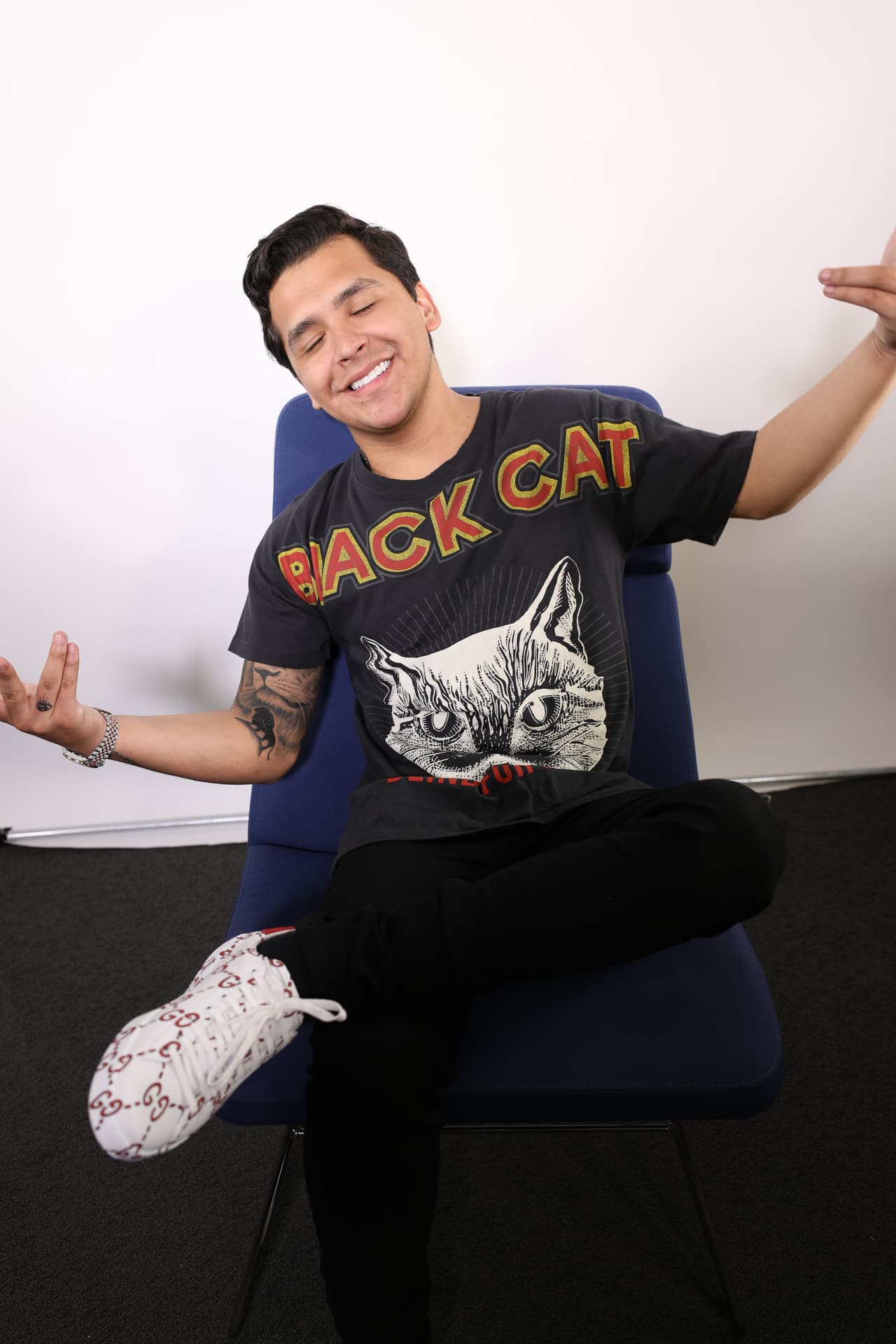 A las chicas les encanta y solo están a la espera de que
<b>Christian</b> suba una nueva foto a su cuenta de Instagram.