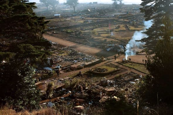 Chile es uno de los países con mayor actividad sísmica del mundo y en el que se produjo en 1960 el peor terremoto conocido por el hombre que alcanzó los 9.5 grados en la escala de Richter, y que mató a unas diez mil personas.