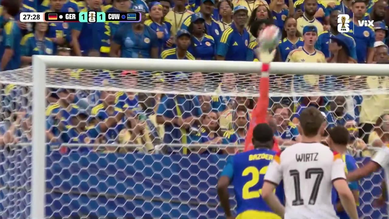 ¡Atajadón de Room! El guardameta de Curazao salva a su equipo con un vuelo impecable