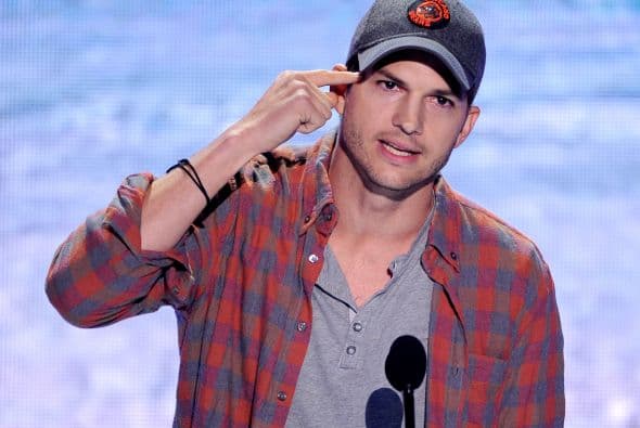 En diciembre 21 de 2012, Aston Kutcher interpuso la demanda de divorcio, por "diferencias irreconciliables", y especificó que no quería una pensión.