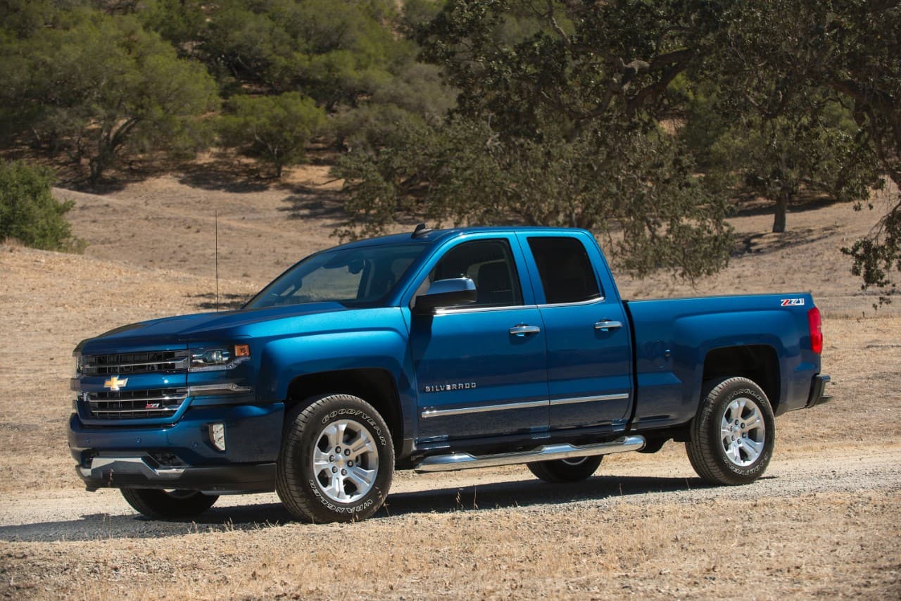 La versión 1500 de la Silverado tiene una capacidad de 12,500 libras de carga, lo que según Chevrolet es la mejor cifra del segmento. En sí, este modelo ofrece innumerables opciones de motorización y variantes de cabina entre todas sus versiones.