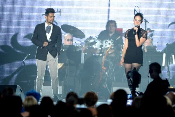 Miguel Bosé la Persona del Año en Latin GRAMMY 2013 fue homenajeado por los grandes de la música. Santiago Cruz, Alex Cuba, Gianmarco, Natalia Lafourcade, Pablo Alborán, Juan Campodónico, Jesse & Joy, Juanes, Illya Kuryaki, Ricky Martin, Laura Pausini, Draco Rosa, Alejandro Sanz, Ximena Sariñana, Julieta Venegas y Carlos Vives, honraron a Bosé.