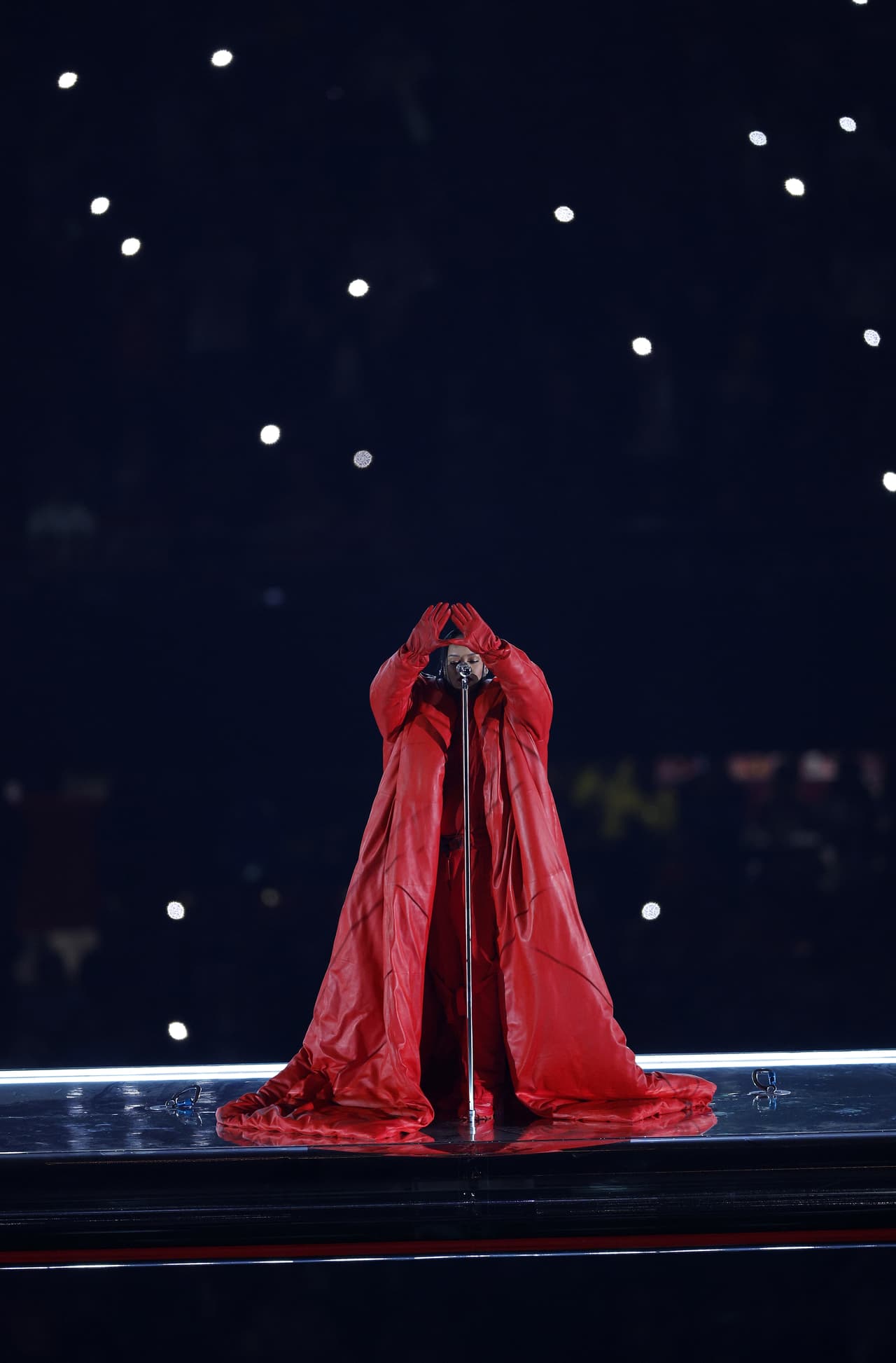 Por ahora no queda claro cuántos meses de embarazo tiene la cantante, originaria de Barbados. 
<br>