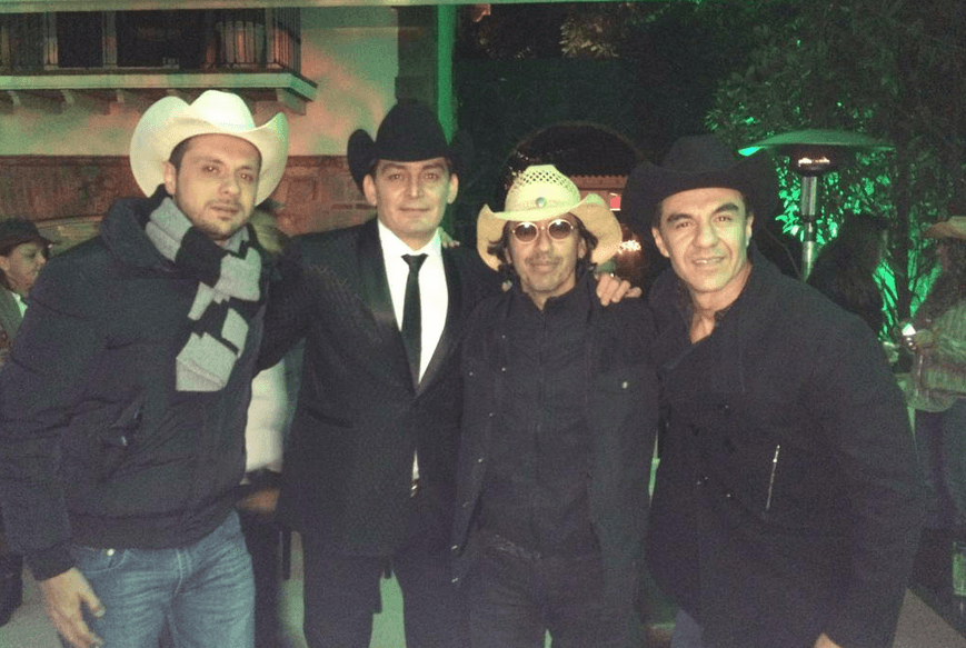 Ha hecho pequeñas apariciones en melodramas.