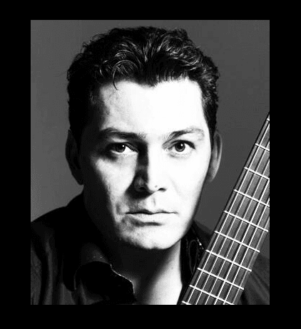 Es originario de su natal Juliantla, un puebo ubicado en el estado de Guerrero.