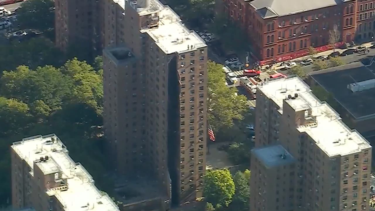 Parte del edificio colapsó tras la explosión.