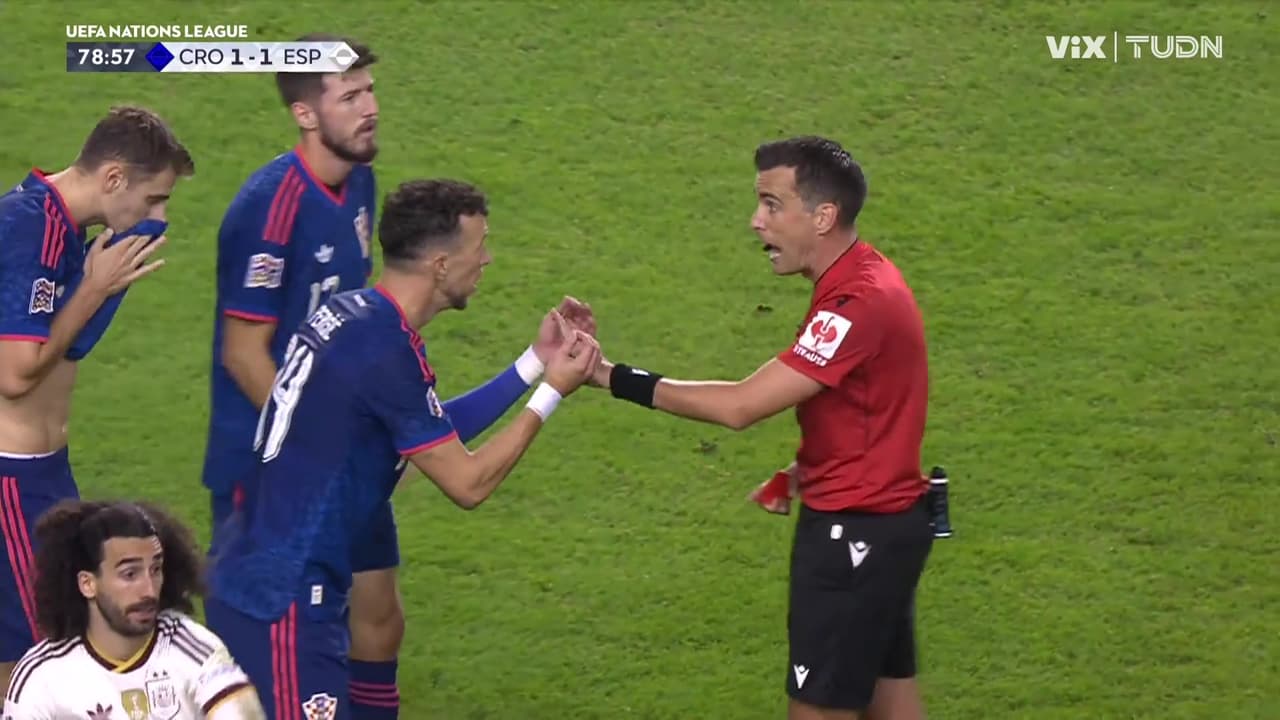 ¡Perišić hace faltota y deja con 10 a Croacia vs. España!