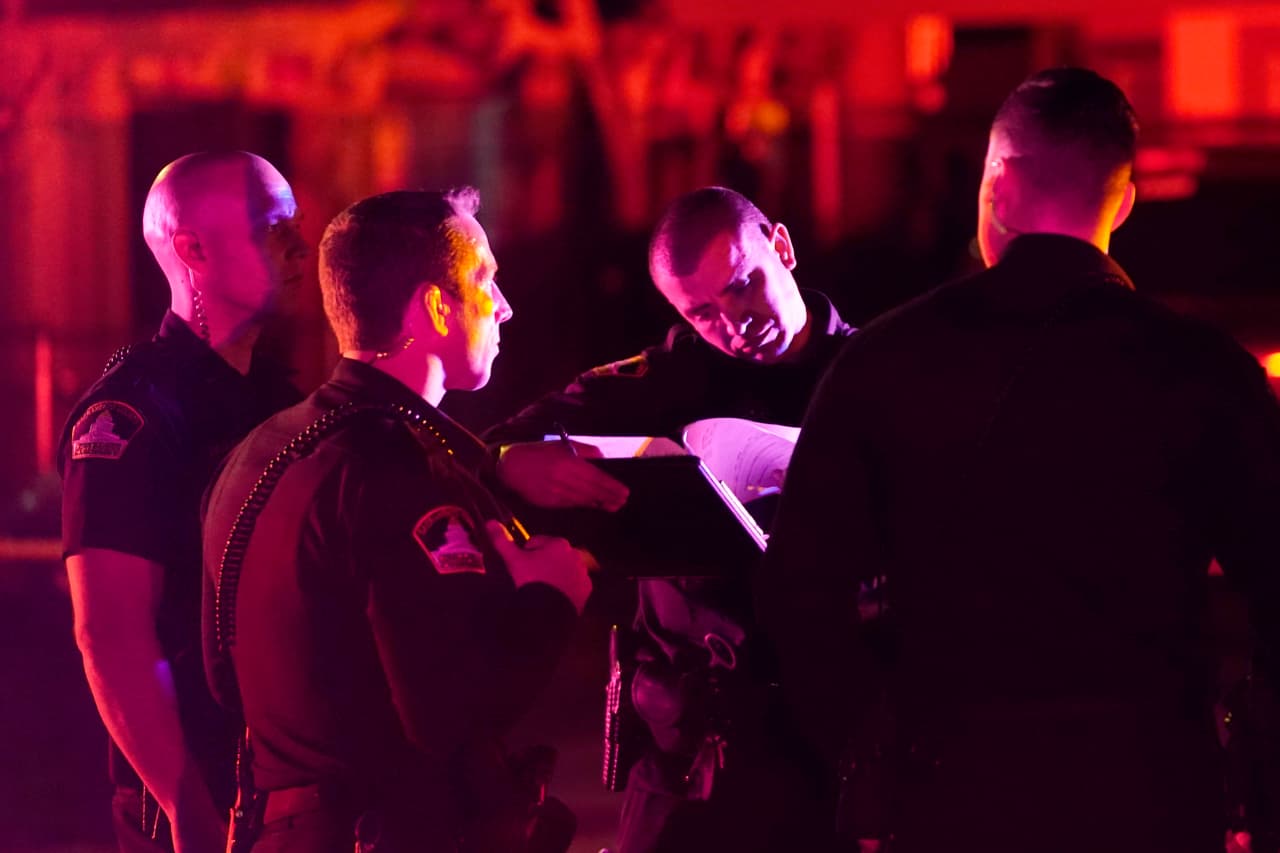 Un hombre 
<a href="https://www.univision.com/local/sacramento-kuvs/padre-mata-hijos-iglesia-sacramento" target="_blank">disparó y mató a sus tres hijas y otra persona antes de quitarse la vida adentro de una iglesia</a> en Sacramento el 28 de febrero por la tarde.