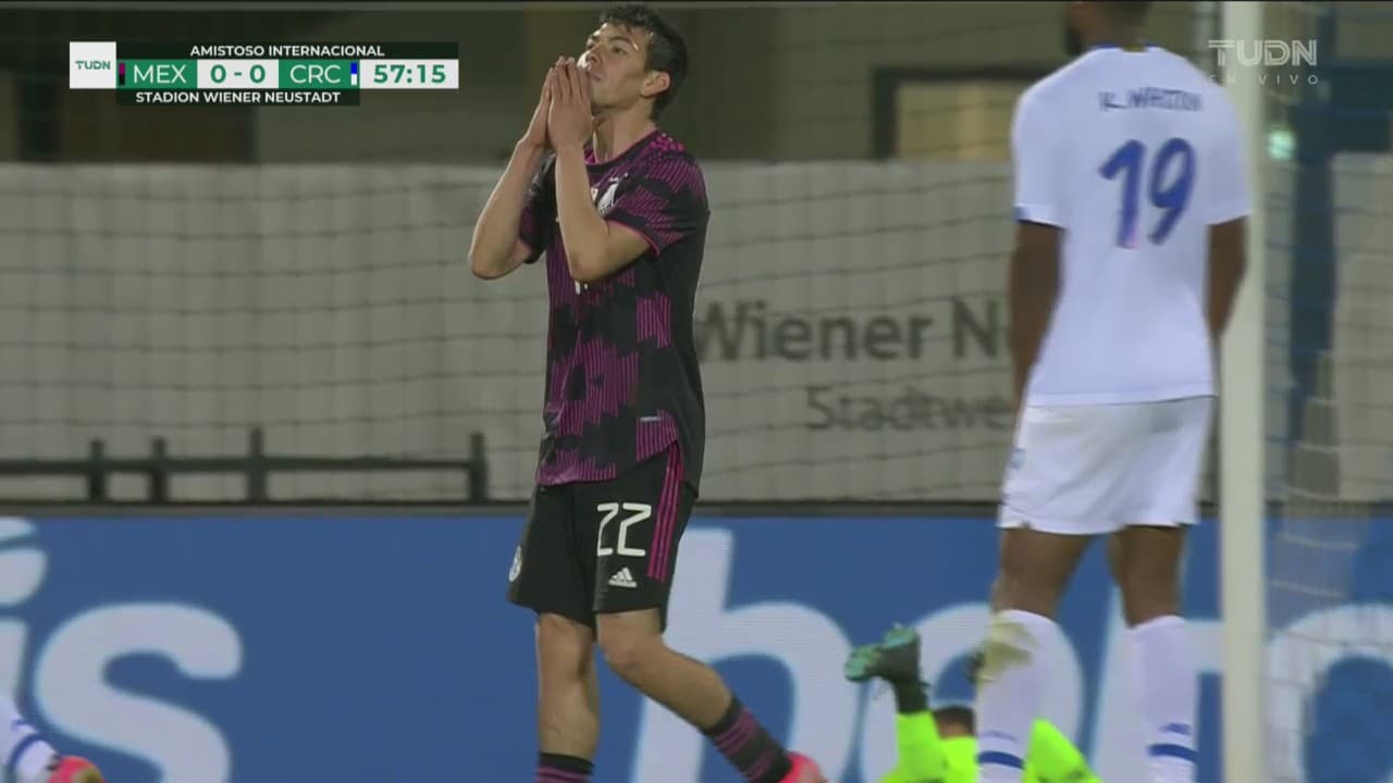 ¡Keylor se ensucia el uniforme! Vuela ante tiro peligroso del ‘Chucky’