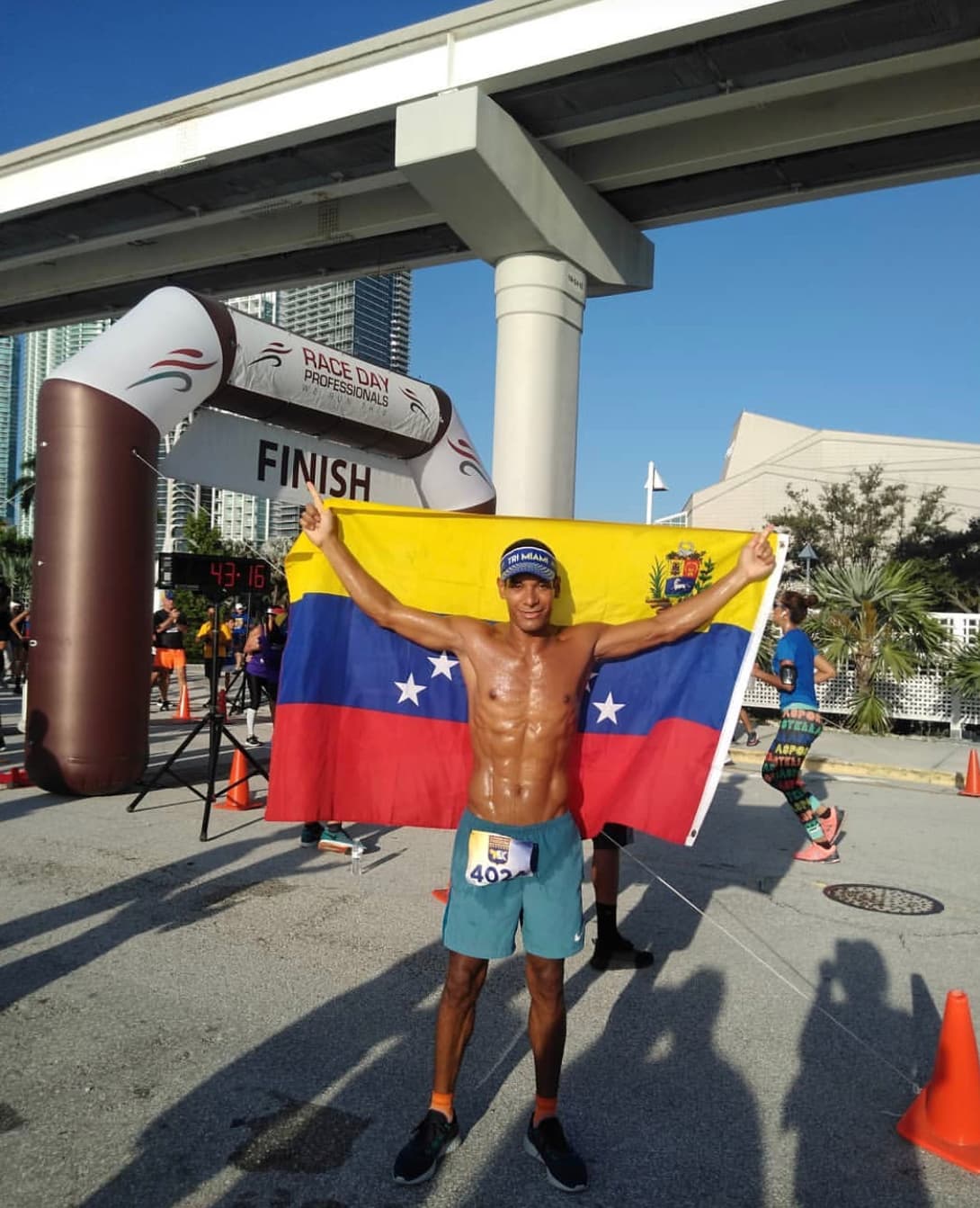 El ganador de la categoría masculina fue el joven venezolano Jean Duno.