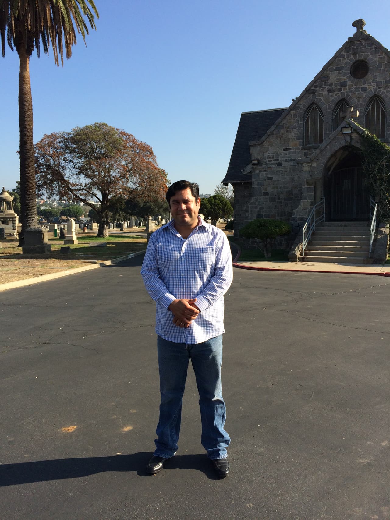 Mario J. Becerra, el autor del libro 'Haunted East Los Angeles', sirvió como nuestro guía. Según cuenta, sus investigaciones le llevaron a dejar atrás su incredulidad en este tipo de fenómenos de ultratumba.