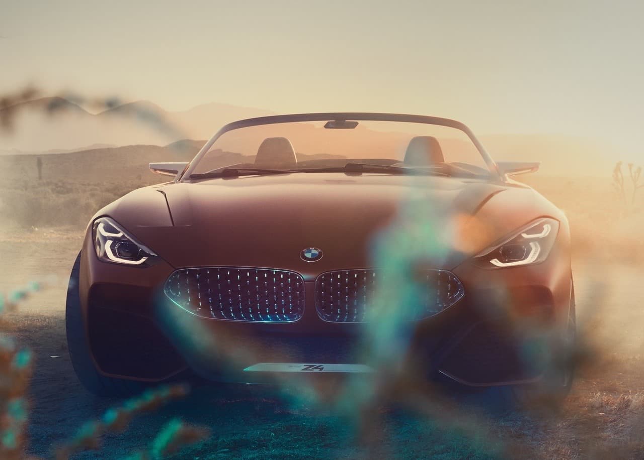 BMW no compartió detalles técnicos del BMW Concept Z4 pero las agresivas líneas de su diseño sugieren 
<b>alta potencia y manejo agresivo</b>.