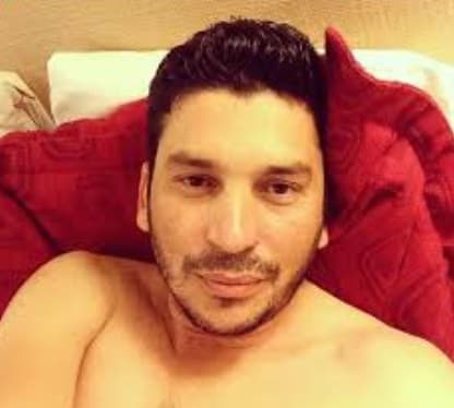 Otro de los cantantes de regional mexicano que gusta de subir fotos semidesnudo es el vocalista de la banda Los Recoditos, Luis Ángel Franco 'El Flaco', quien hace unos años causó controversia en las redes sociales por un video suyo en el que mostraba sus genitales.