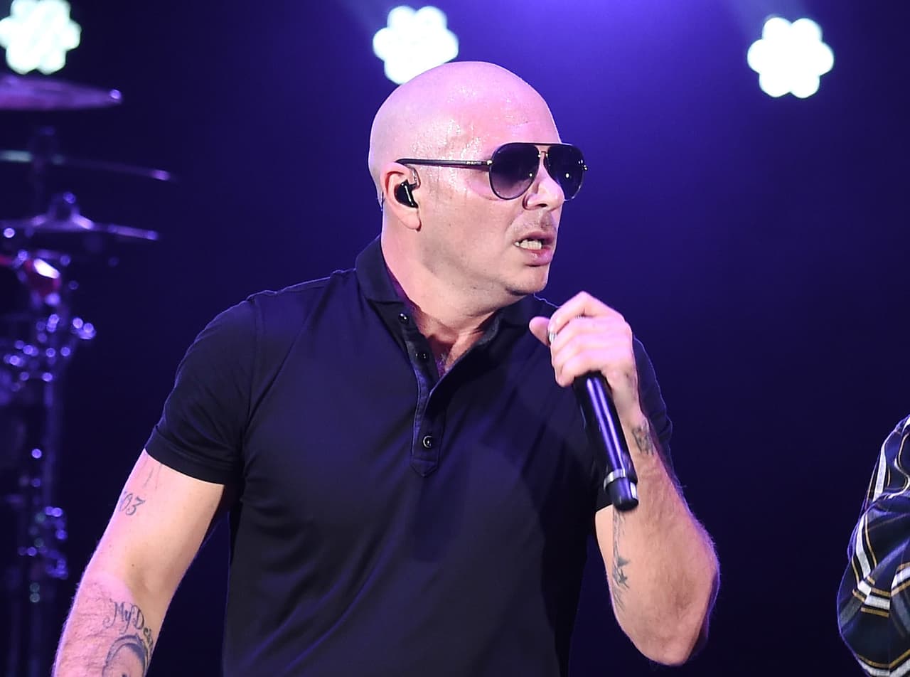¿Por qué demanda un congresista de Florida a Pitbull?