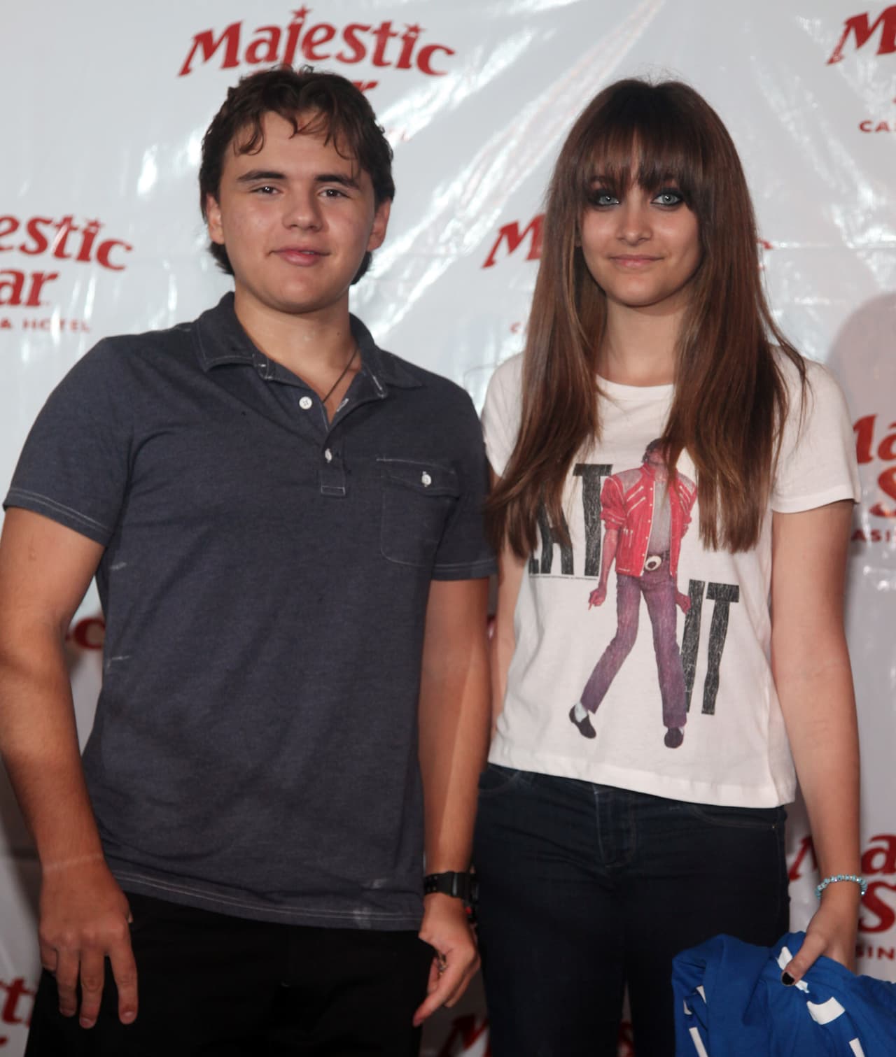 Paris y Prince son los mayores y ellos apoyan también en los cuidados de su hermano pequeño.