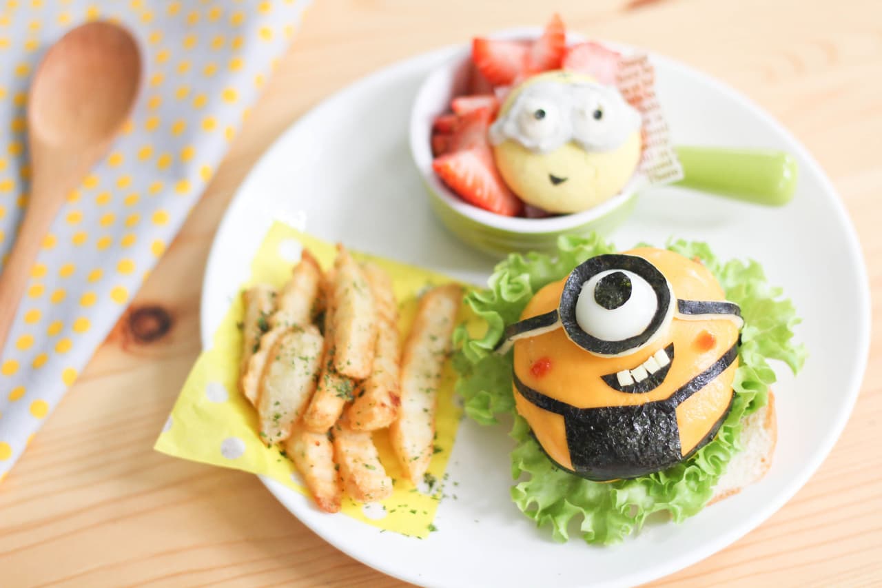 Seguramente a ella nunca nadie le dijo que no jugara con la comida, y le resultó muy bien. Tú como ella haz estos divertidos desayunos para lograr que tus hijos coman sanos y muy divertidos además.