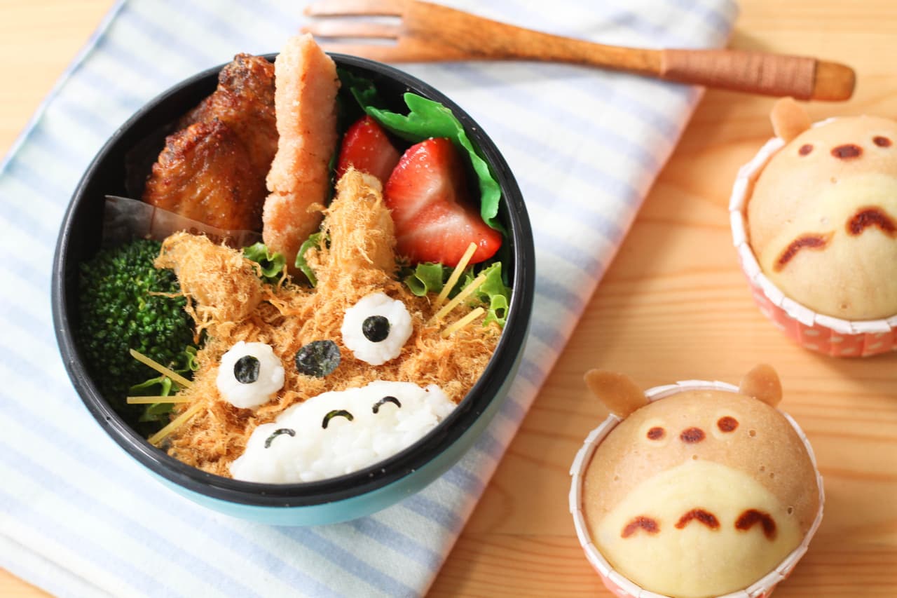 La madre de tiempo completo usa su imaginación y sus dotes culinarios para hacerlerles la vida más divertida a sus pequeños.