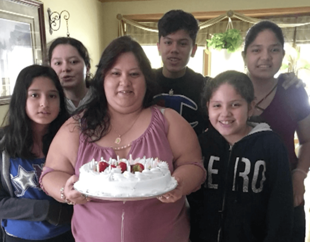 Muere por coronavirus una madre de cinco hijos que, según creen familiares, se contagió en una fiesta en Chicago