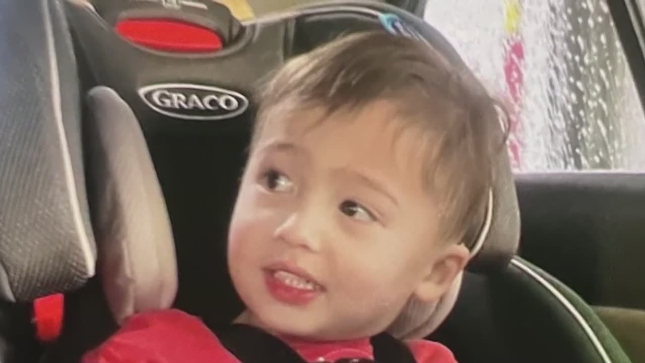 Frenética búsqueda del niño Elijah Vue, de 3 años, desaparecido hace dos semanas en Wisconsin 