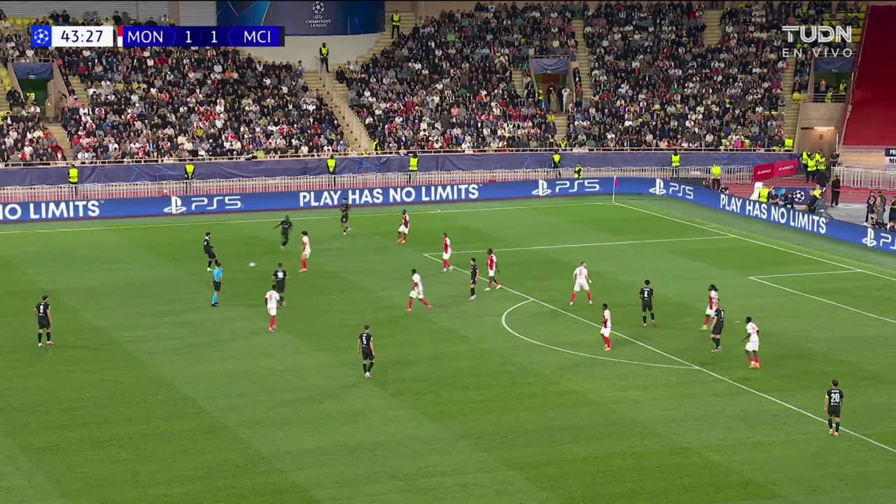 ¡GOL!  anota para Manchester City. Erling Haaland