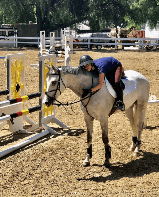 En el lugar de los hechos, Kaley notó que su pie estaba totalmente apuntando hacia ella, y una vez que los paramédicos cortaron su bota pudo ver todos los huesos expuestos.