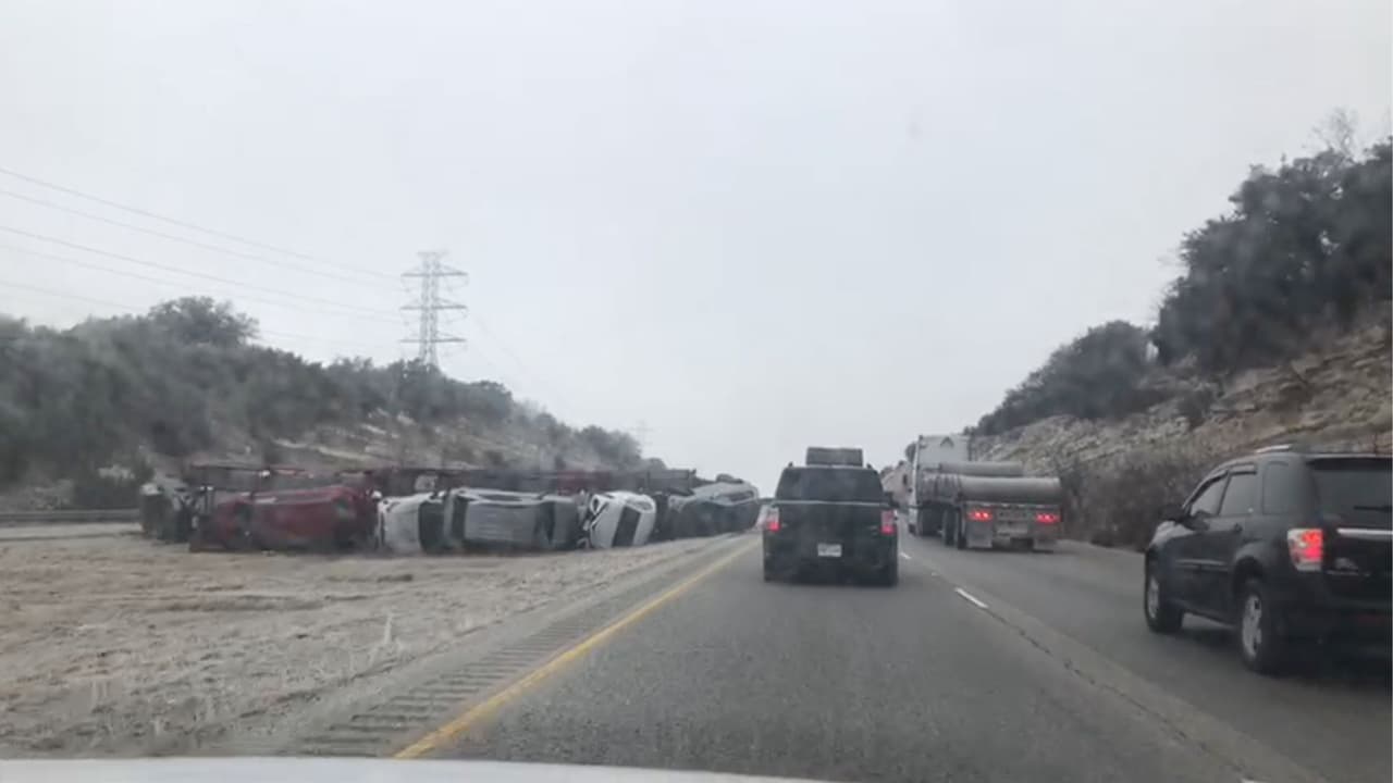 Choque múltiple causa el cierre de la IH-10 en el noreste de San Antonio 