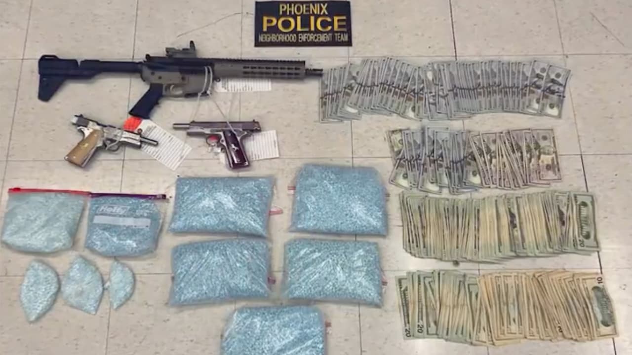 Decomisan 70,000 pastillas de fentanilo en Phoenix durante una parada de tráfico