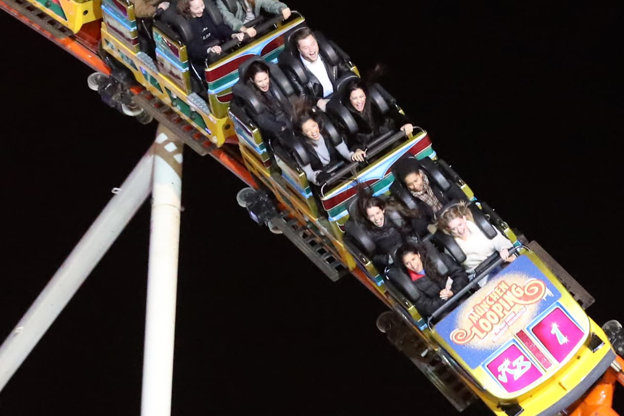 Esto es como el juego "¿dónde está Waldo?". Vamos a jugar a encontrar a la Longoria.