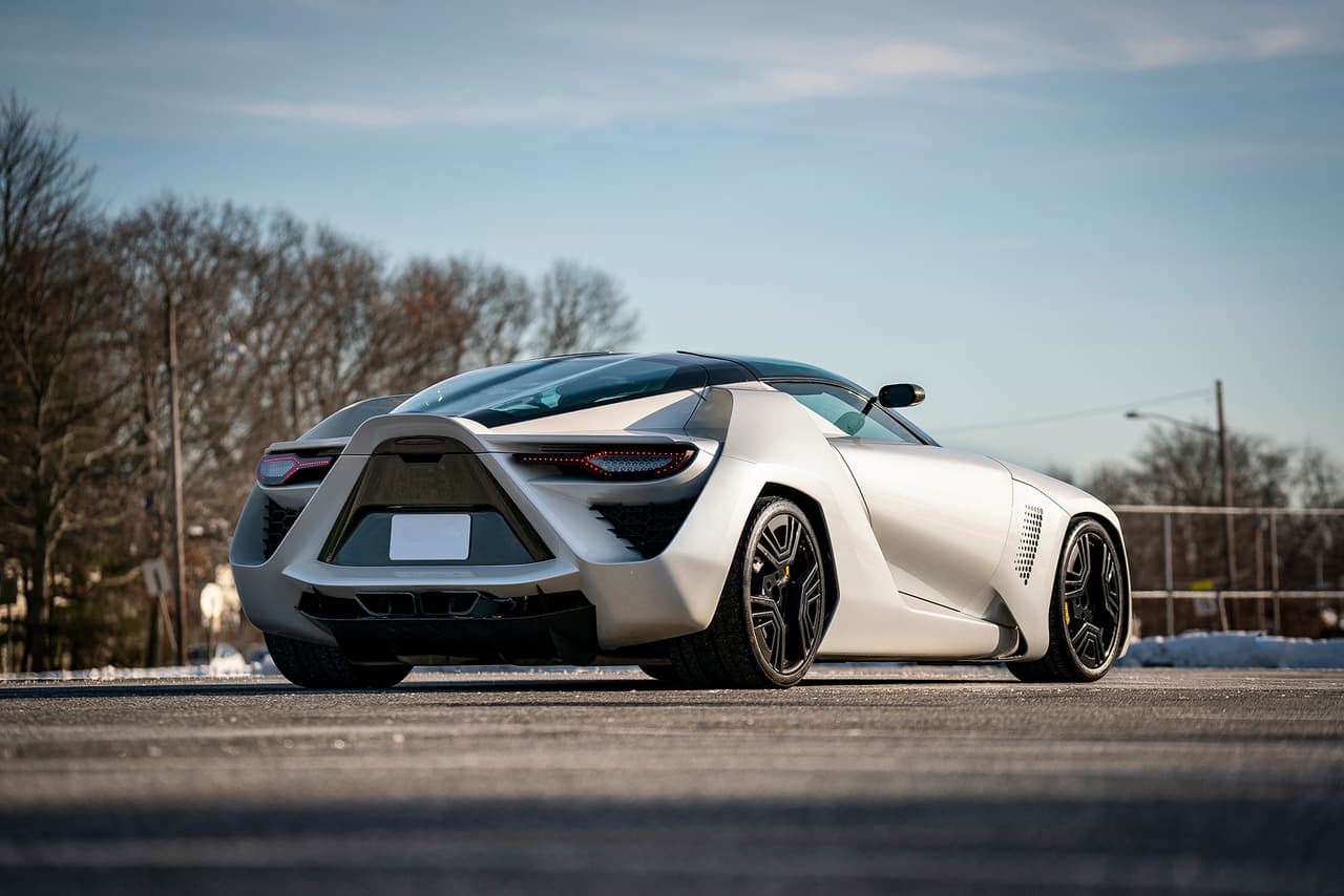 En 2009, la extinta casa italiana de diseño Stile Bertone preparó un superdeportivo basado en la sexta generación del Chevrolet Corvette ZR1.